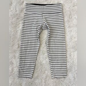 Lululemon Wunder Under Crop
Quiet Stripes size 6